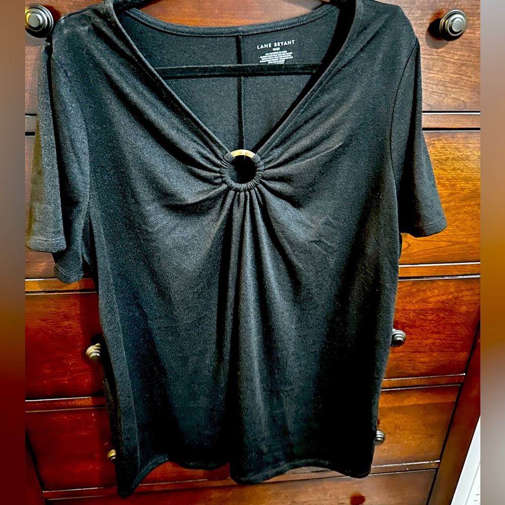 New Lane Bryant black tee shirt top size 18 20. V neck with gathered hoop.